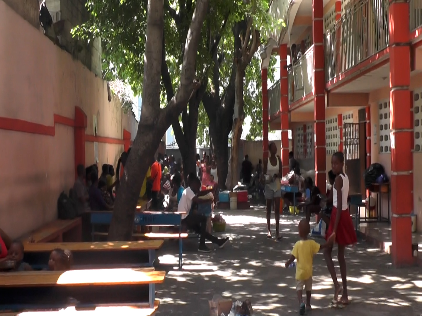 Des enseignants réclament la réouverture de l'Ecole nationale Caroline Chauveau
